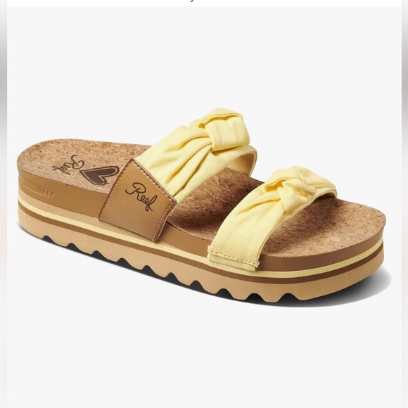 Reef Shoes - Reef Knotty Vista Hi Platform Sandals Yellow
Bow Cork Footbed Women's 7